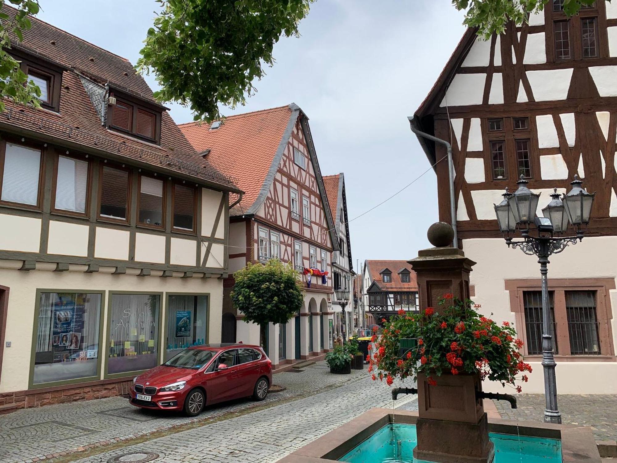 Apartment Am Historischen Rathaus Михелщат Екстериор снимка