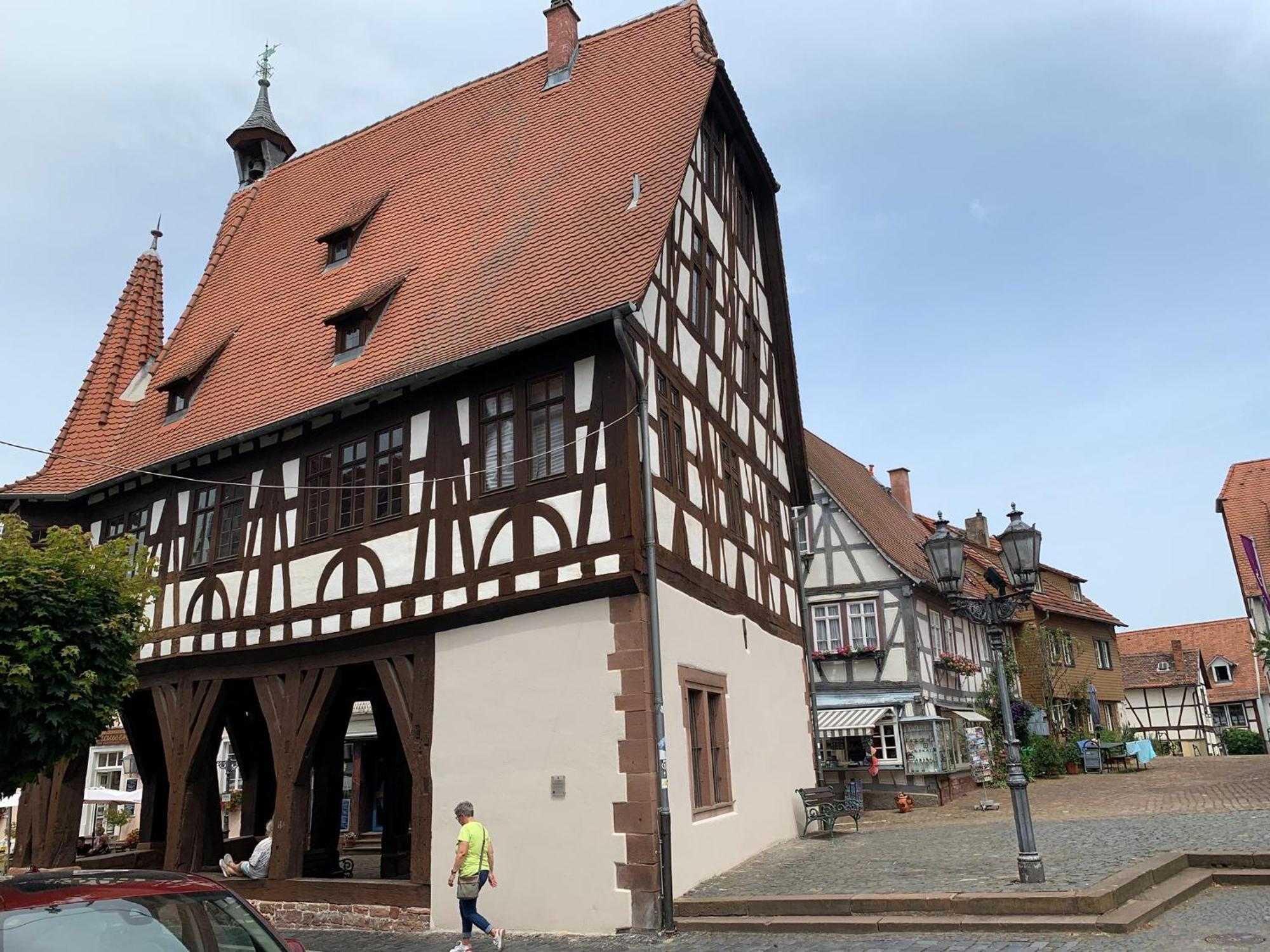 Apartment Am Historischen Rathaus Михелщат Екстериор снимка